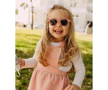 Cargar imagen en el visor de la galería, Gafas de sol flexibles Keyhole pretty in pink (3-5 años)
